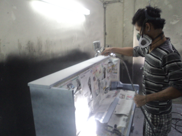 เปลี่ยนเปียโนสีดำให้เป็นเปียโนสีขาว ทำสีเปียโนสีขาว